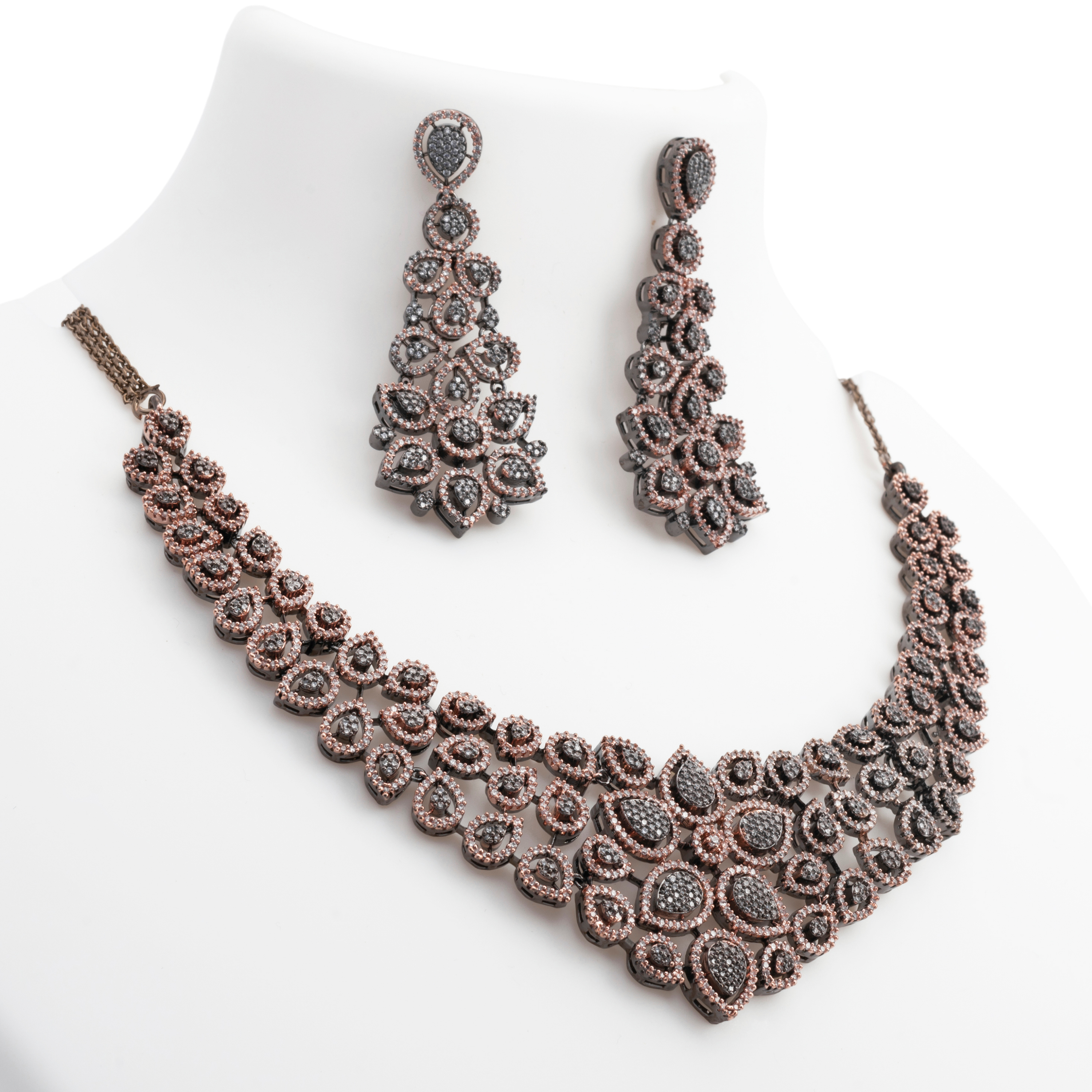 Blackgold Gracias Stand | Luxury CZ Crystal Choker Set