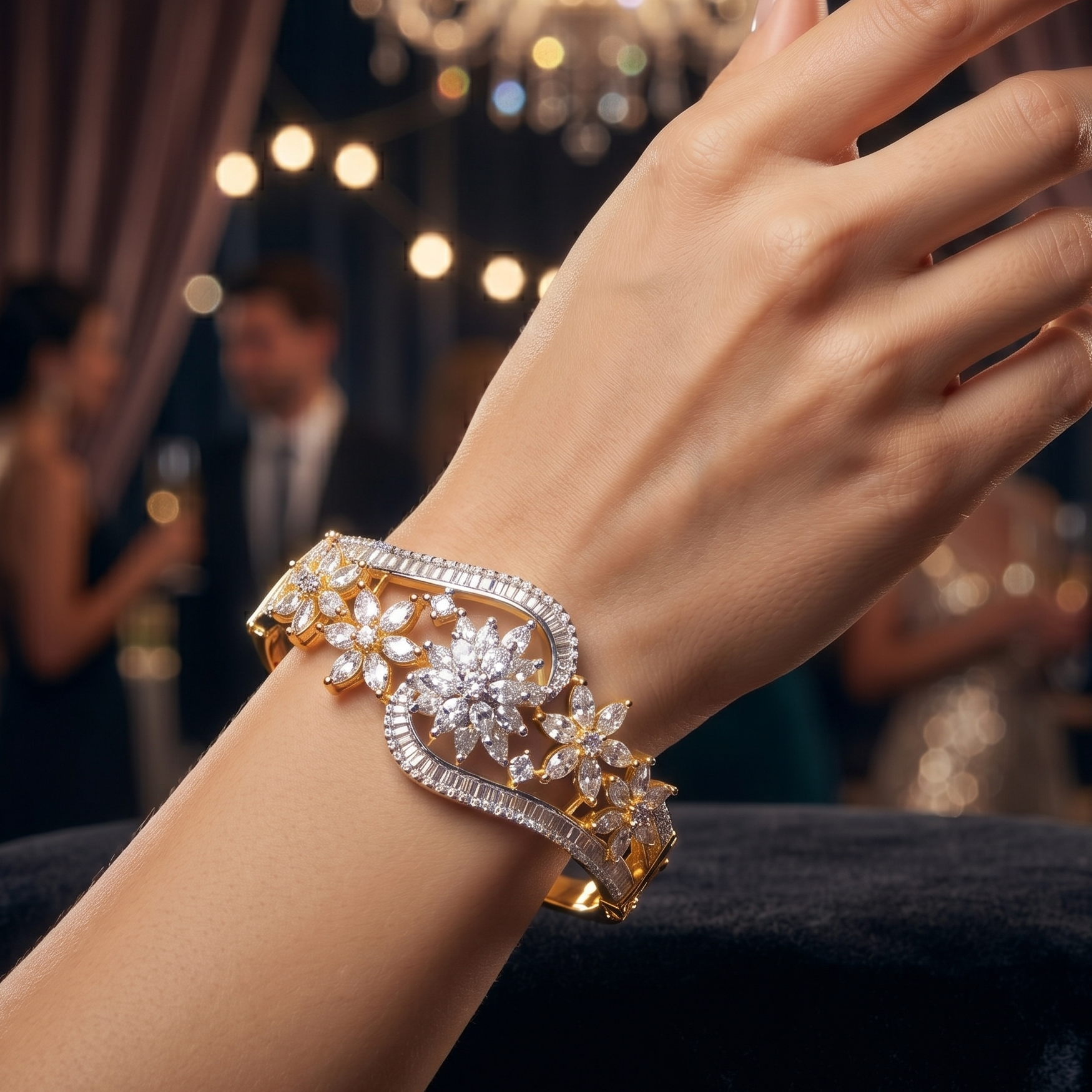 The Crown | Dorado | Premium CZ Crystal Bracelet