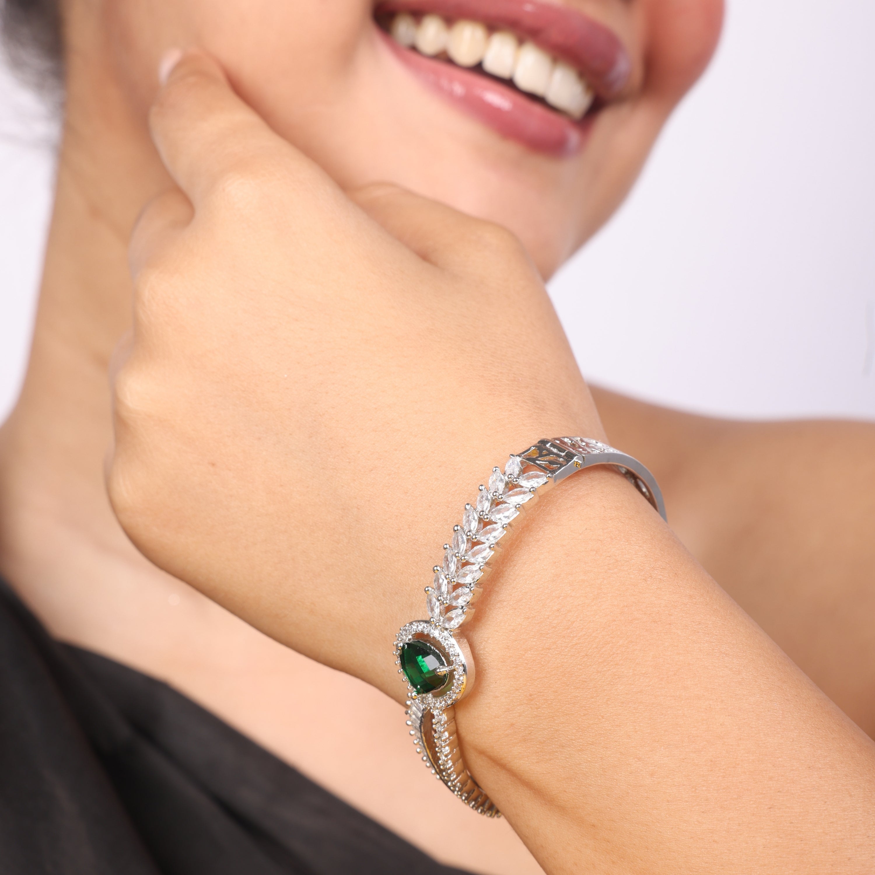 Roundagreen | Premium CZ Crystal Bracelet
