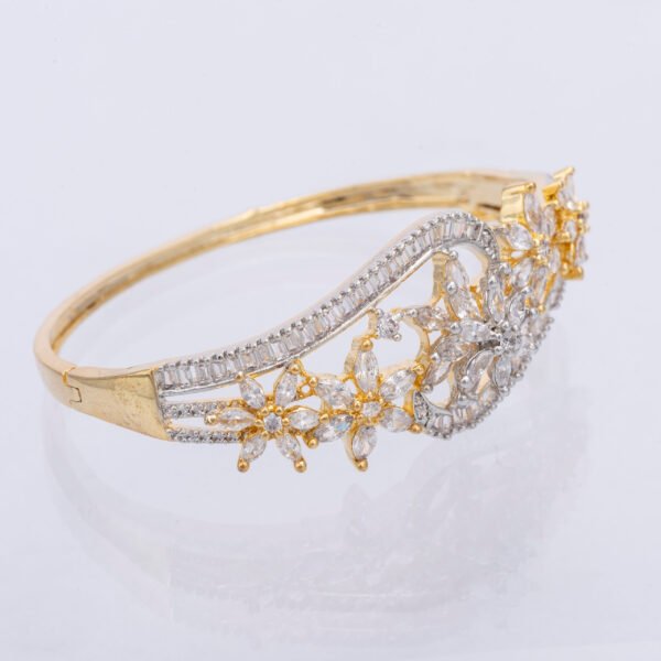 The Crown - Image 2