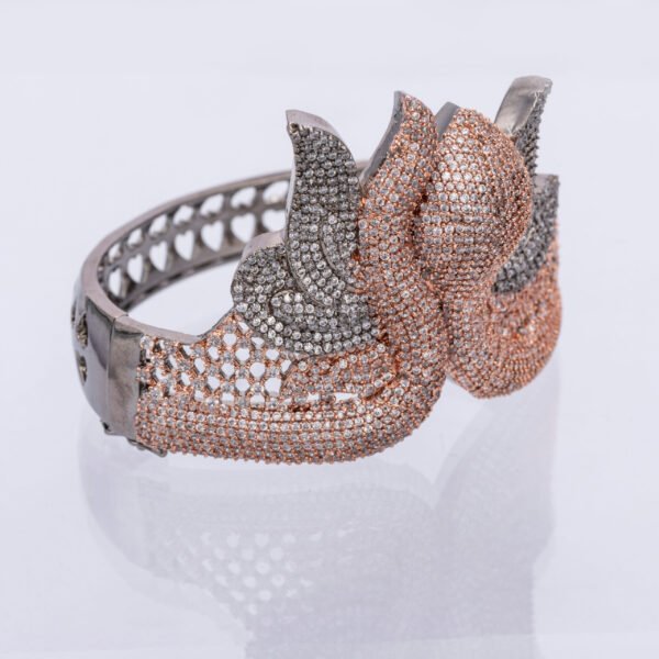 Design Crown - Image 2