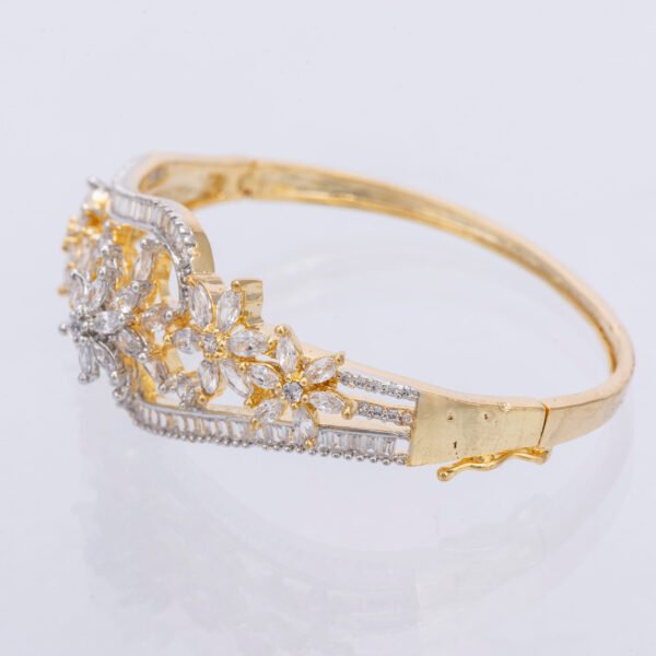 The Crown - Image 3