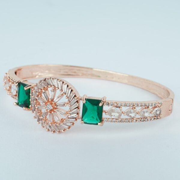 Emerald Falcon - Image 3