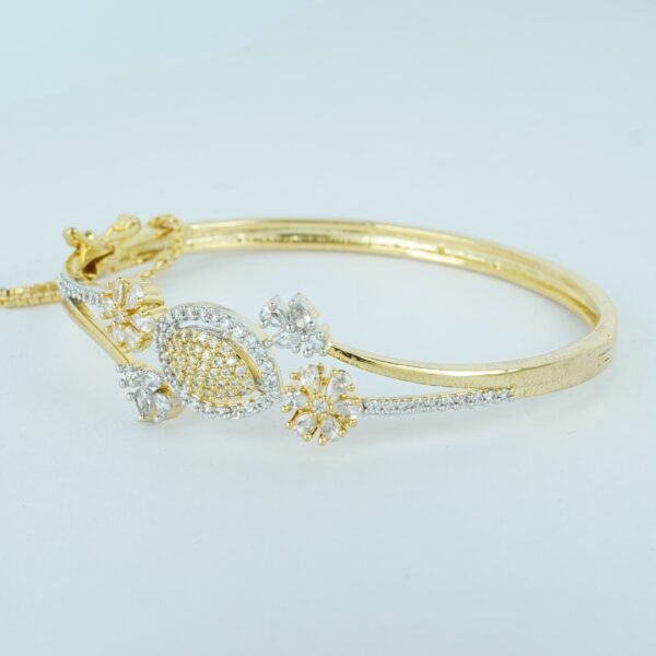 The Chic - Image 3