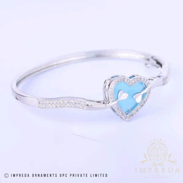 Love Lustre - Image 4