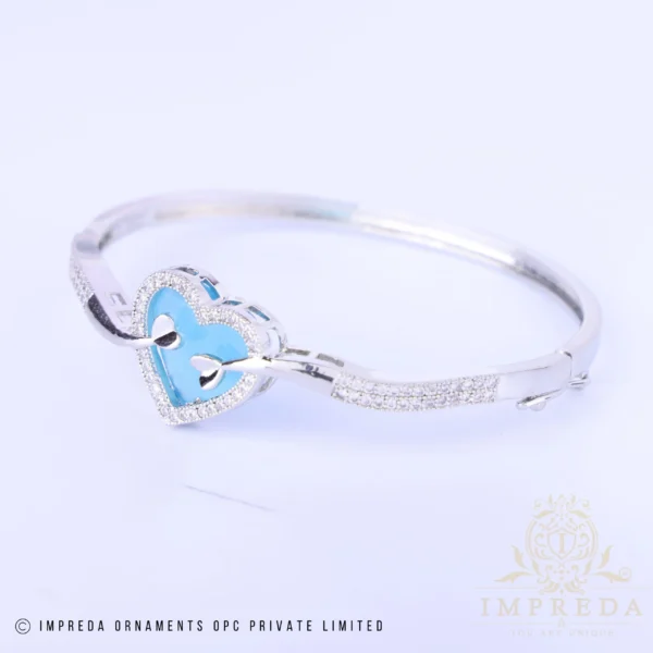 Love Lustre - Image 2