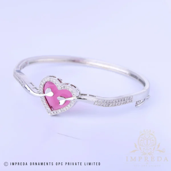 Love Lustre - Image 3