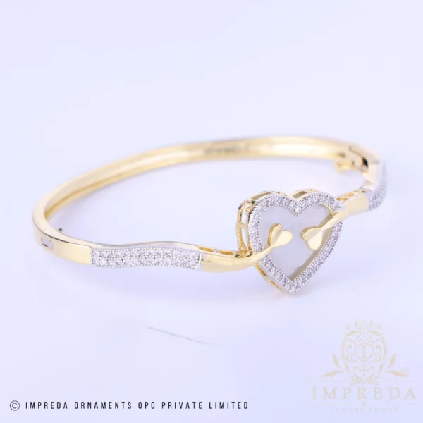 Love Lustre - Image 3