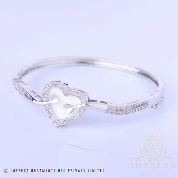 Love Lustre - Image 2